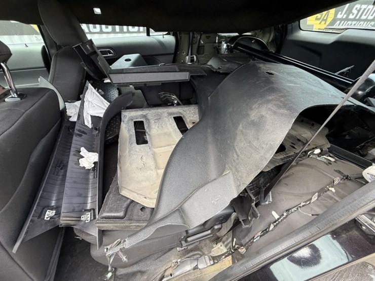 2019-ford-explorer-image-22