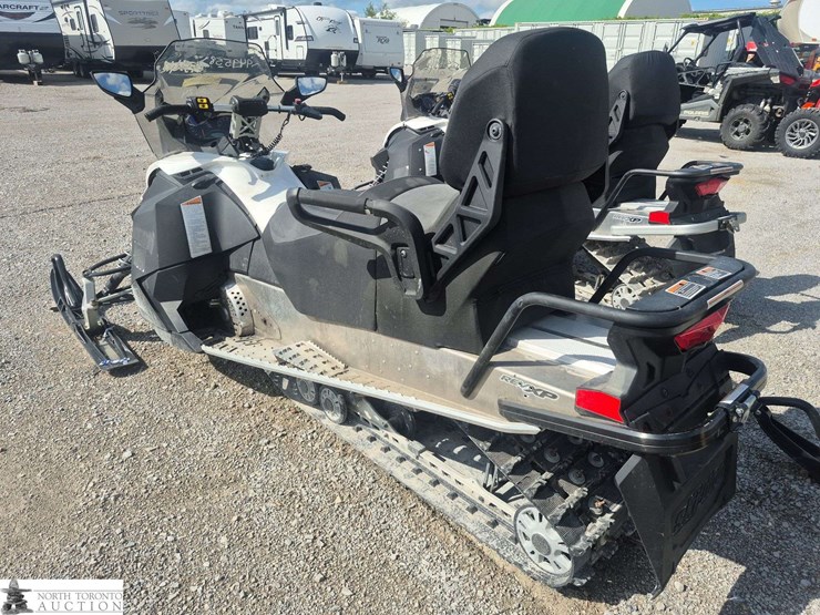 2015-ski-doo-grand-touring-sport-image-5