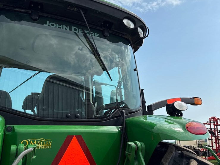 2013-john-deere-8235r-image-25