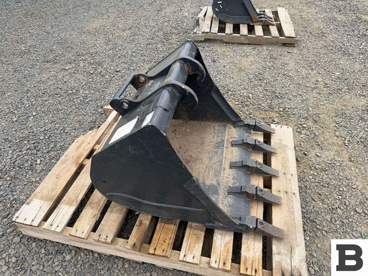 bobcat-30"-bucket-image-5