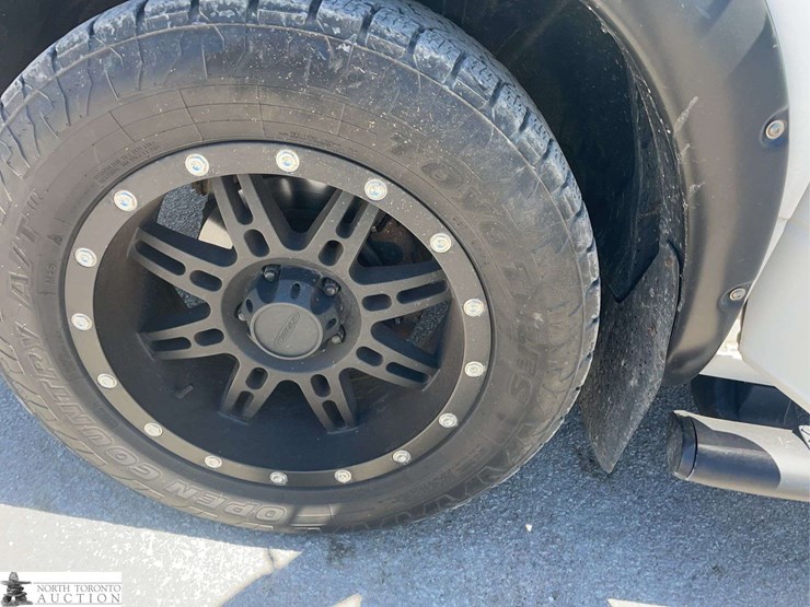 2016-dodge-1500-image-24