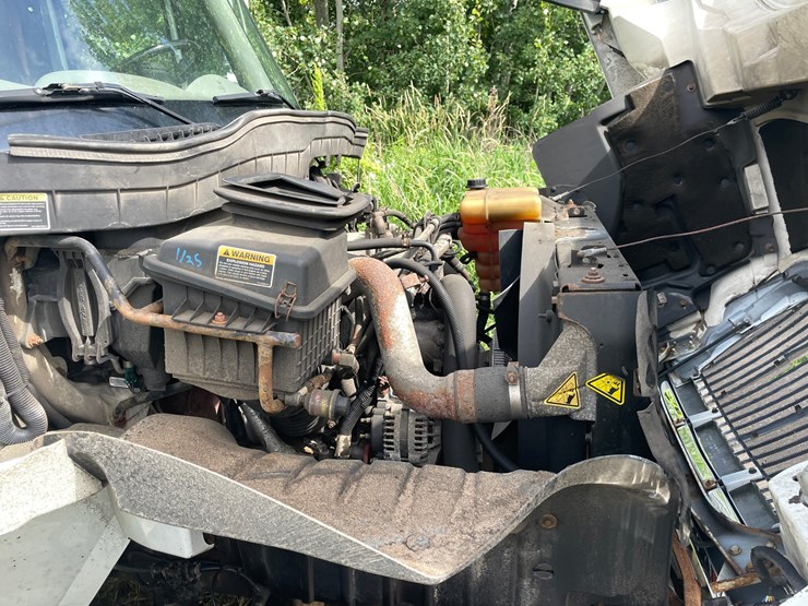 2017-international-durastar-4400-image-31