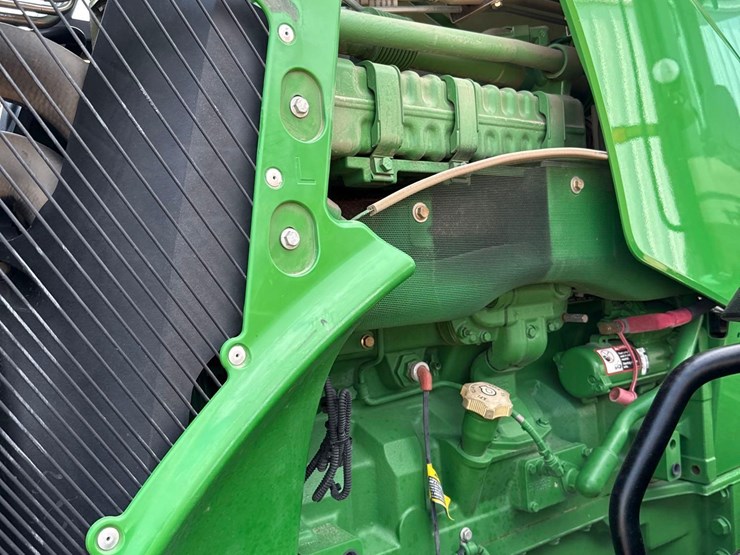 2013-john-deere-8235r-image-67