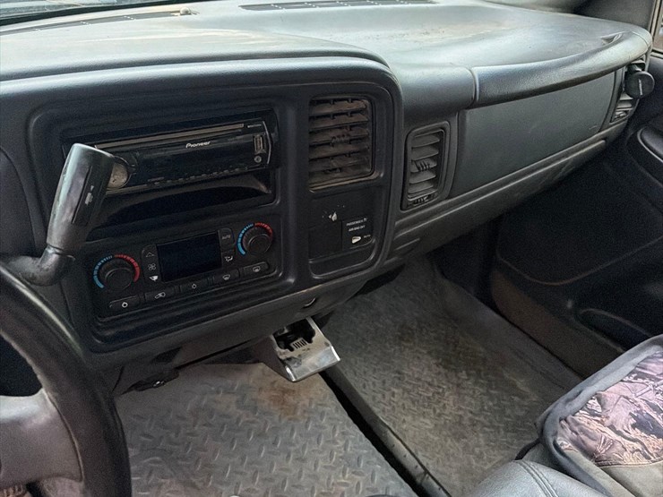 2003-chevrolet-k1500-image-42