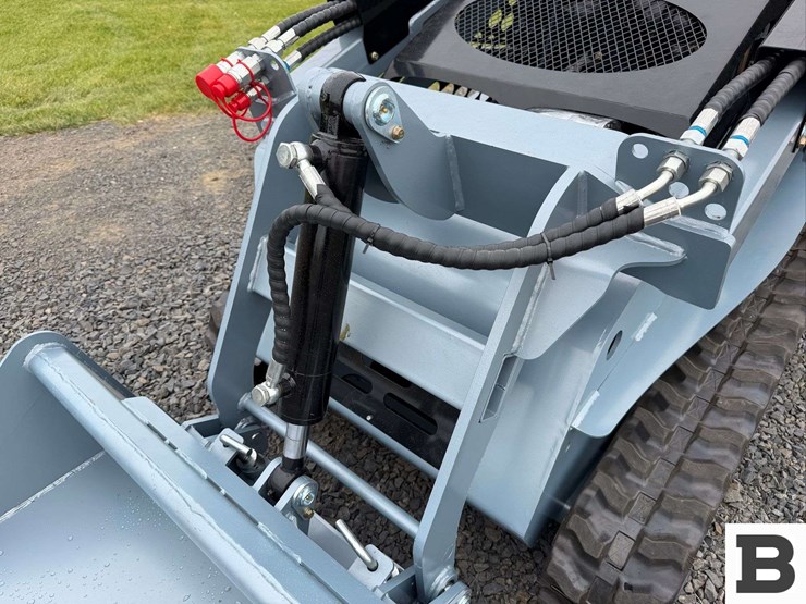 2026-ssl1200-mini-skid-steer-image-12