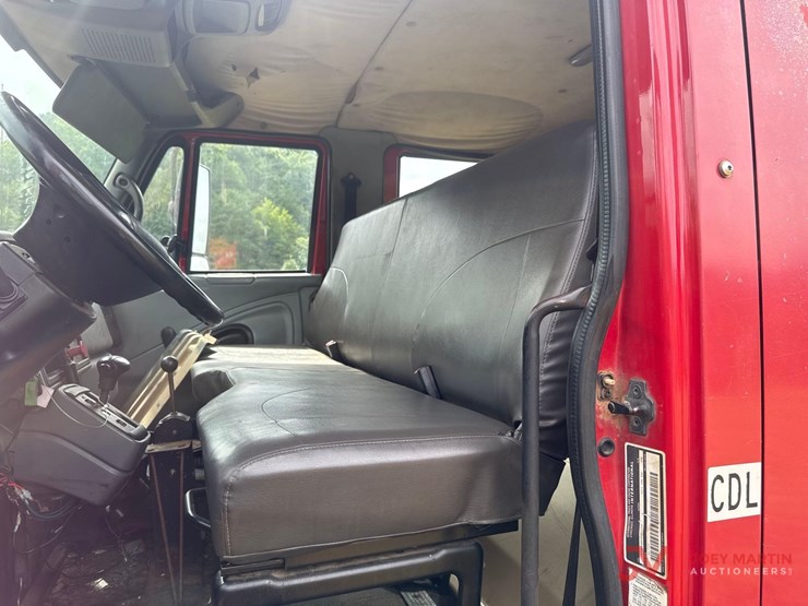 2004-international-durastar-4400-image-18