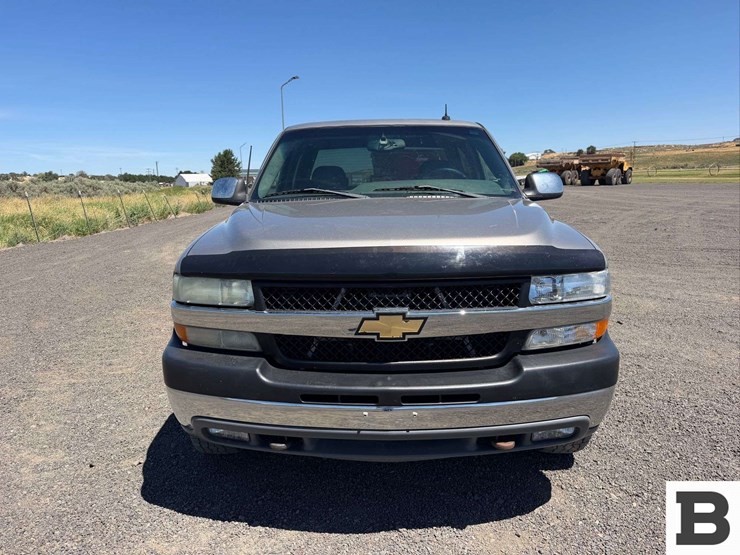 2002-chevrolet-silverado-2500hd-image-10