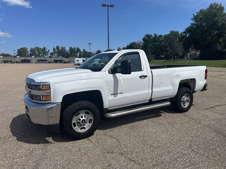 2018-chevrolet-silverado-2500hd-image-1
