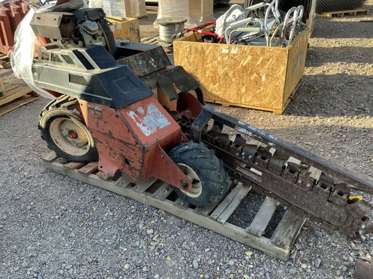 ditch-witch-1820-image-2