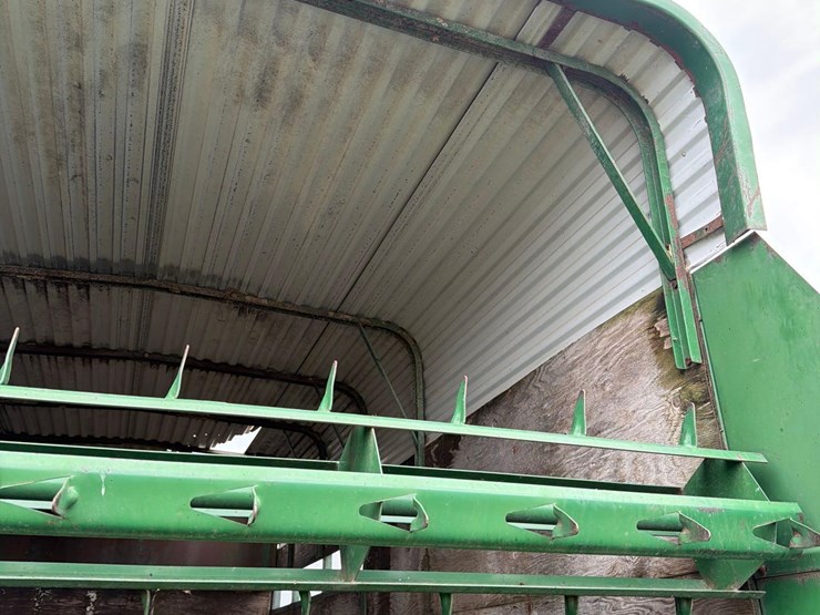 badger-18ft-front-unload-silage-wagon-image-26