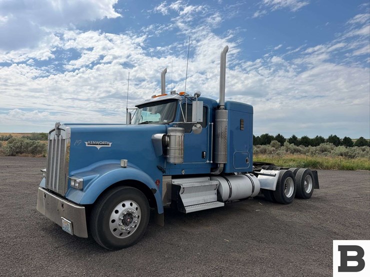 2007-kenworth-w900-image-1