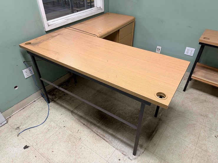5'x4'x10'-l-shaped-desk-image-1