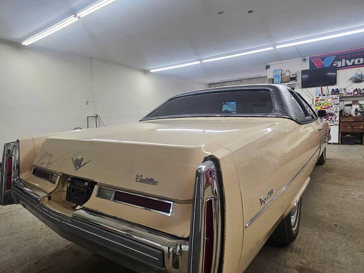 1976-cadillac-coupe-deville-image-27