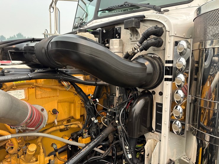 2007-peterbilt-379-image-15