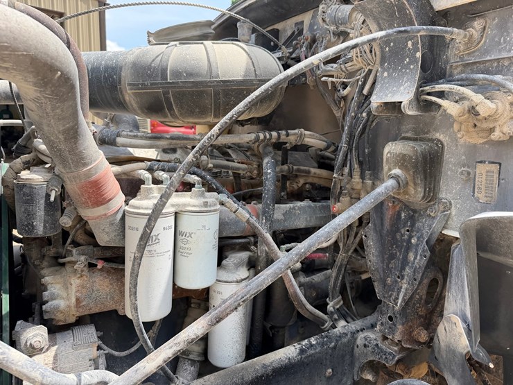 #1509-•-mack-day-cab-truck-tractor-image-13