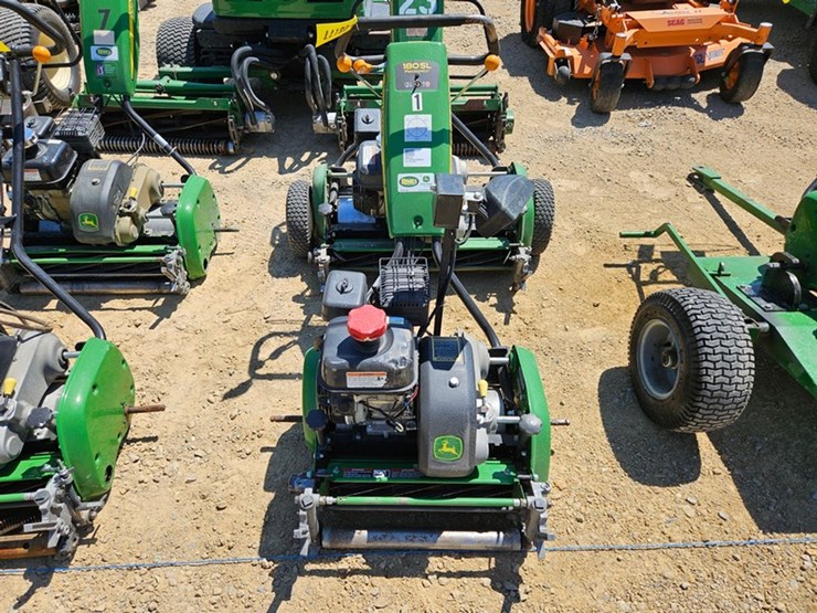 john-deere-180-image-8