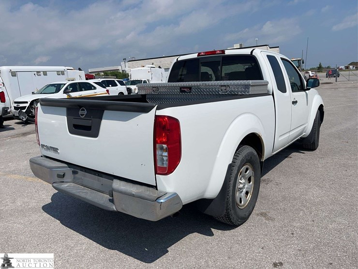 2013-nissan-frontier-image-5