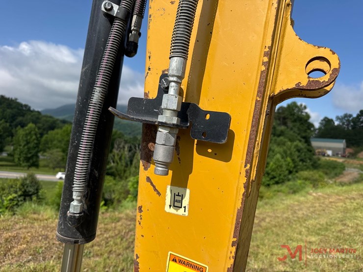 2021-caterpillar-306-cr-image-16