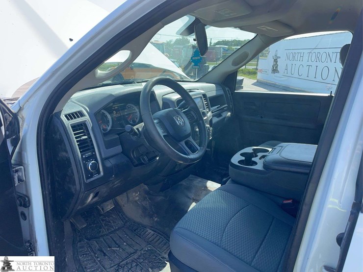 2015-dodge-1500-image-10
