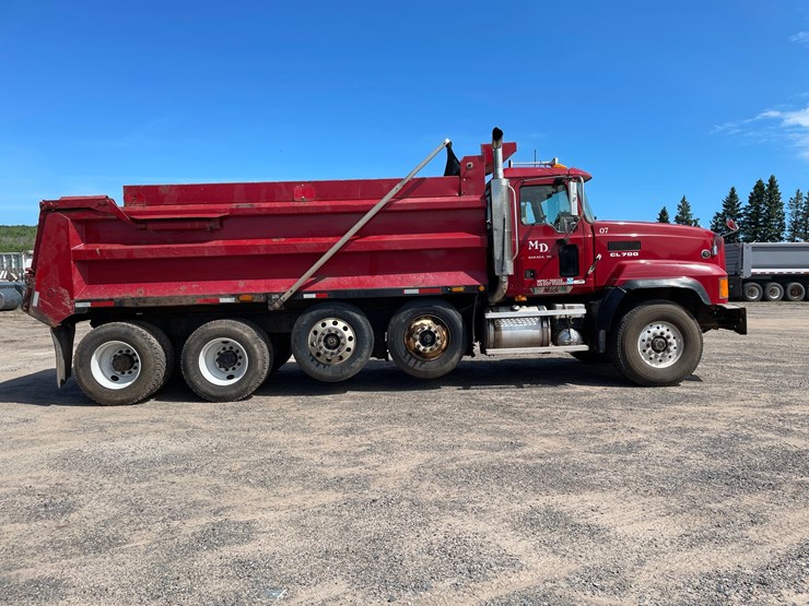 2007-mack-cl700-image-6