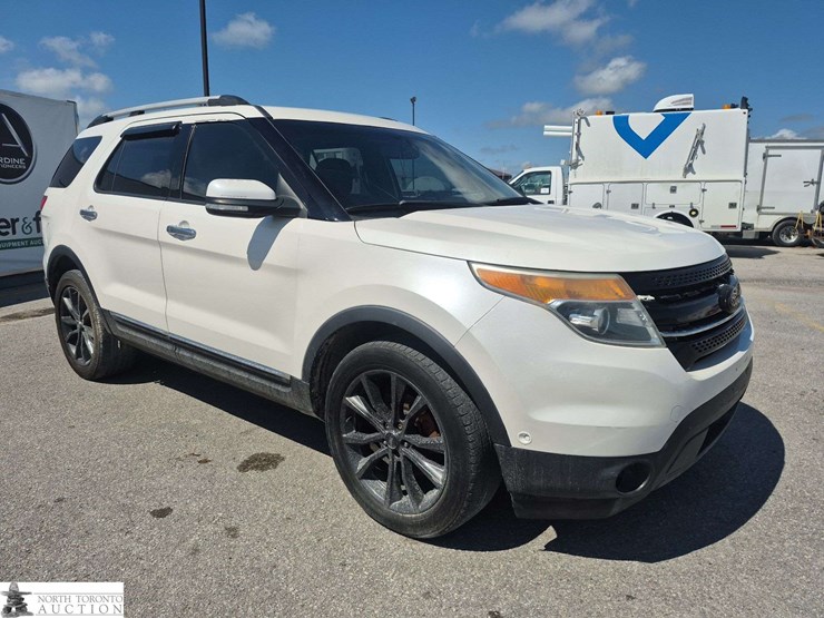 2011-ford-explorer-image-3