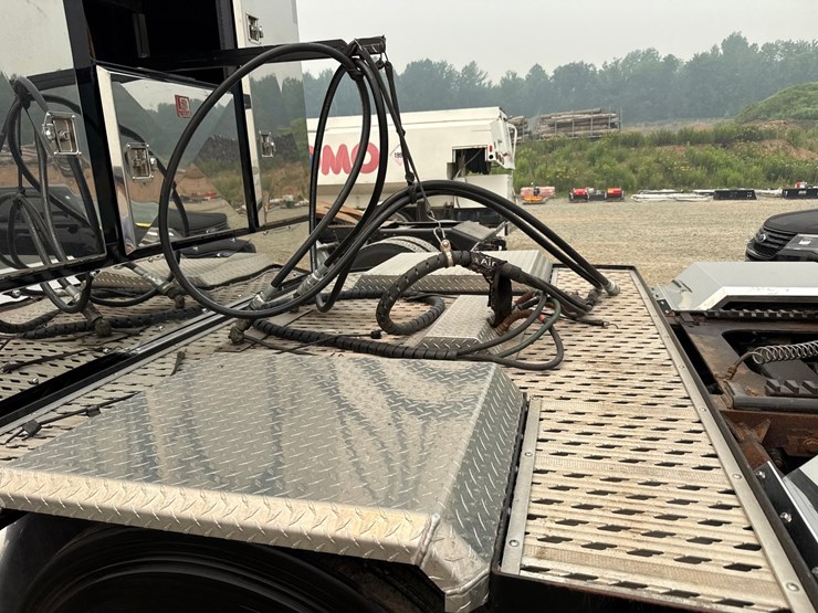 2007-peterbilt-379-image-49