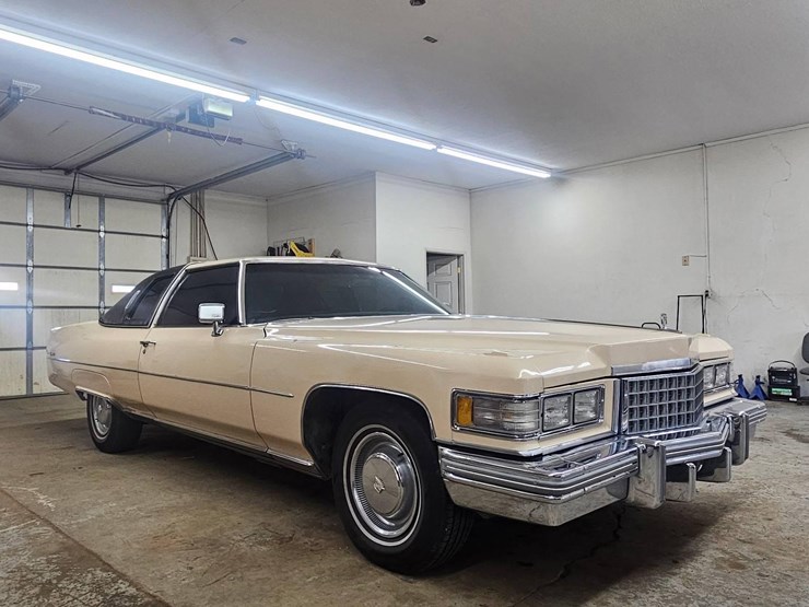 1976-cadillac-coupe-deville-image-22