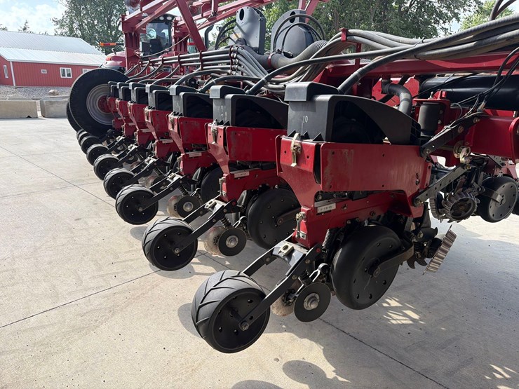 2012-case-ih-1250-image-19