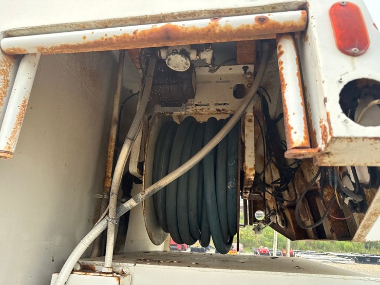 2004-international-durastar-4300-image-28