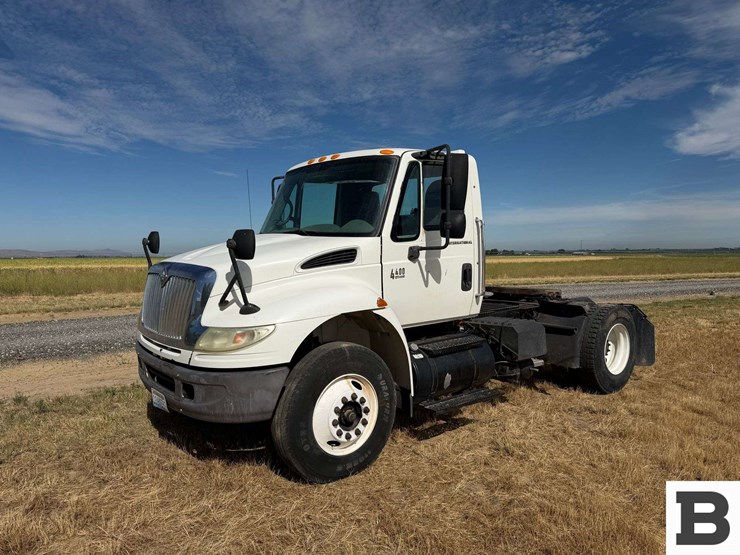 2006-international-durastar-4400-image-3