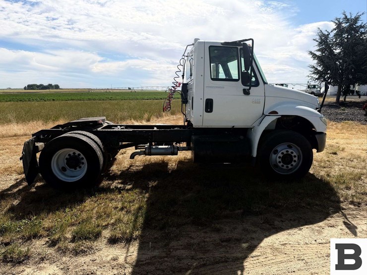 2006-international-durastar-4400-image-8