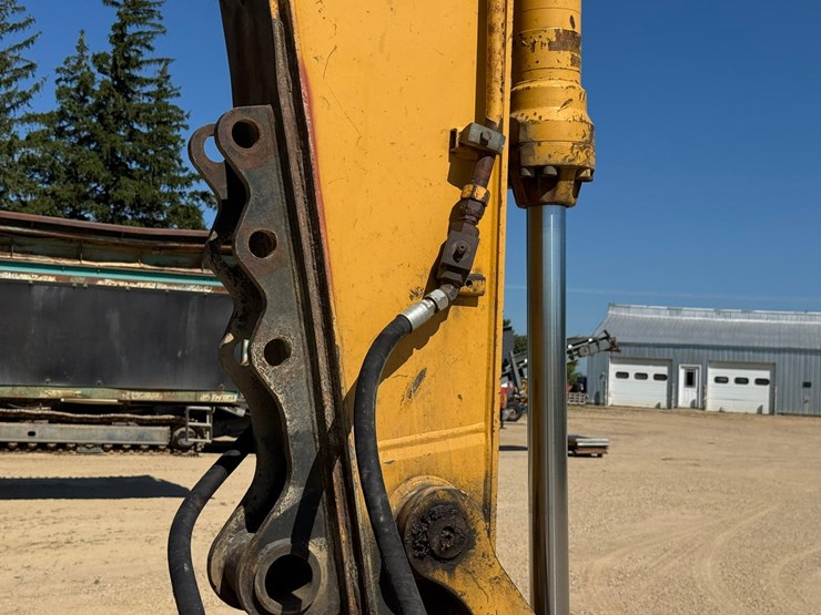 deere-230-lc-image-36