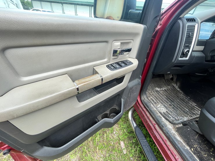 2011-dodge-1500-image-44