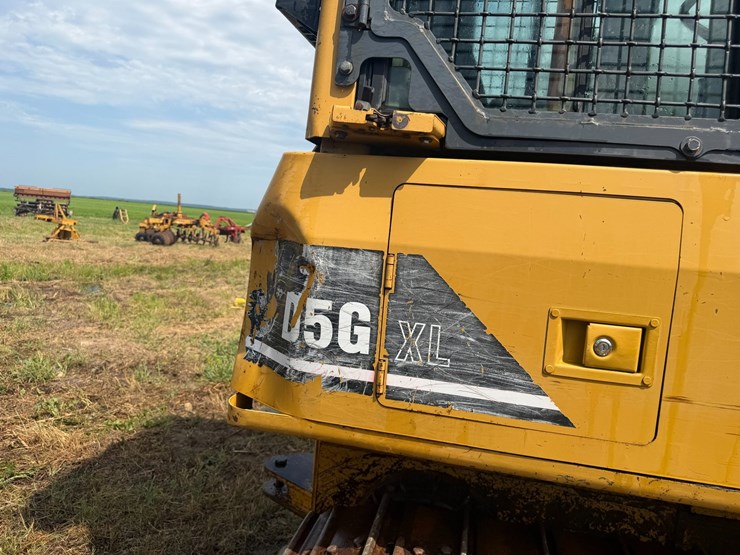 2005-caterpillar-d5g-image-49