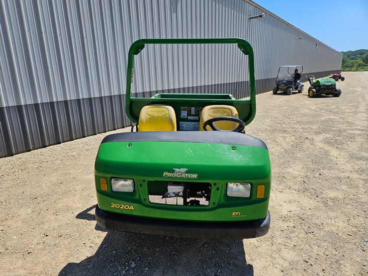 2016-john-deere-gator-image-8