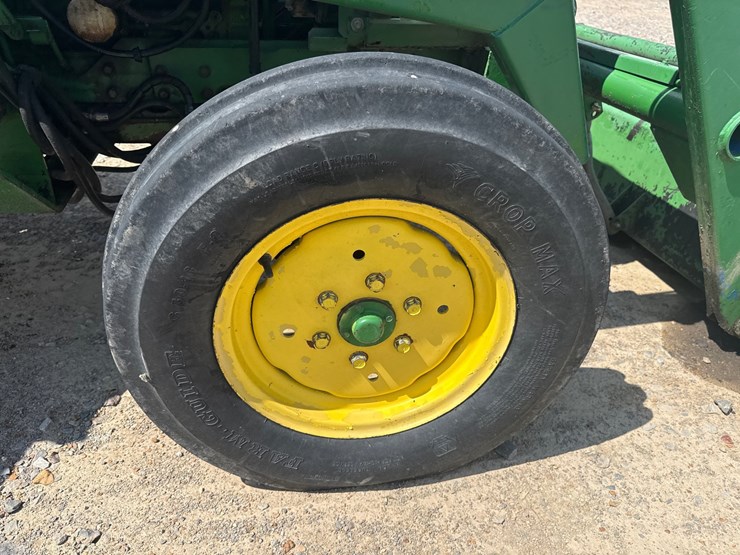 1992-john-deere-1070-image-13