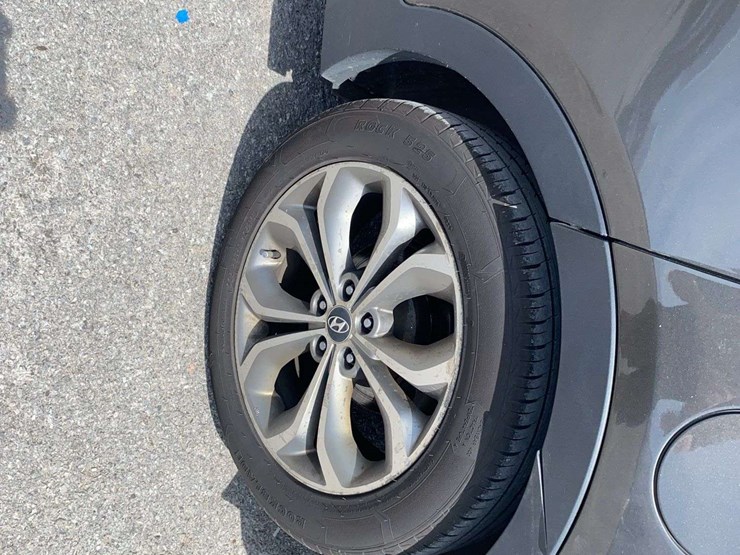 2013-hyundai-santa-fe-image-21