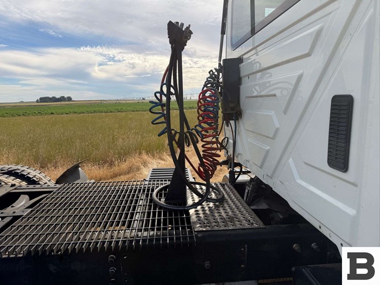2005-international-durastar-4400-image-29