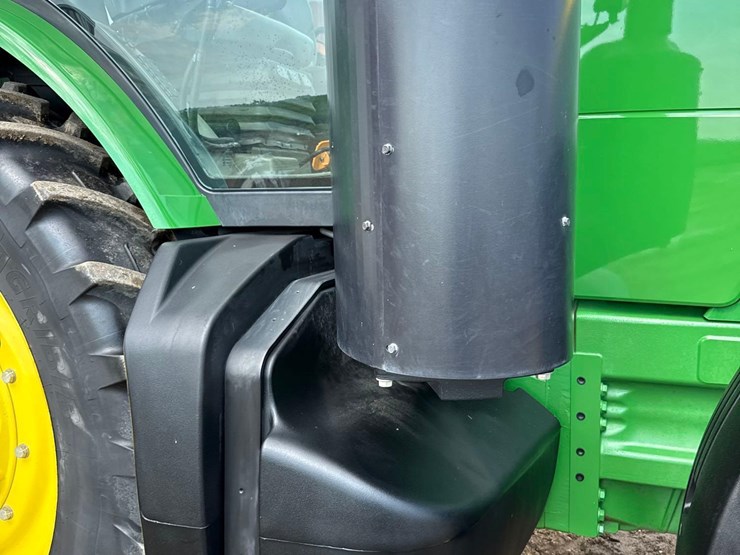 2013-john-deere-8235r-image-9