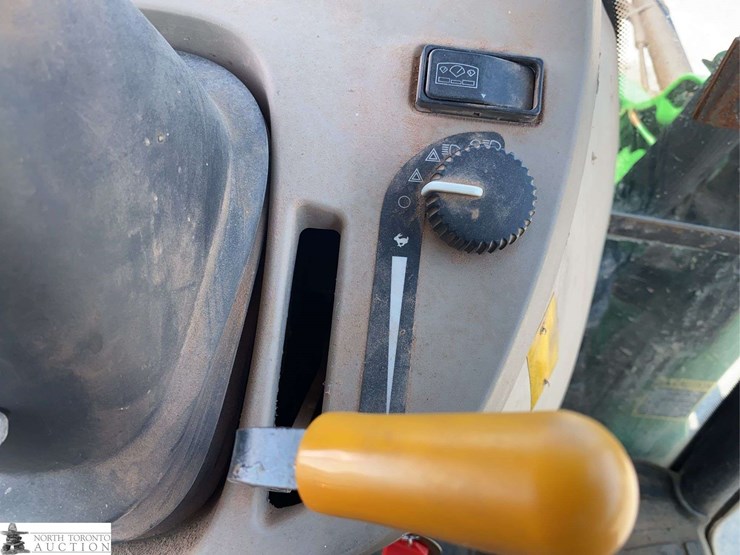 john-deere-3520-image-14