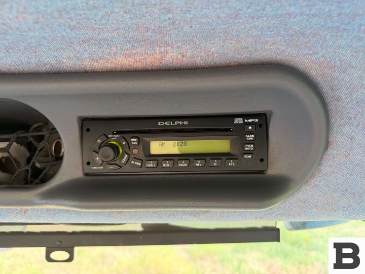 2007-new-holland-tg305-image-94