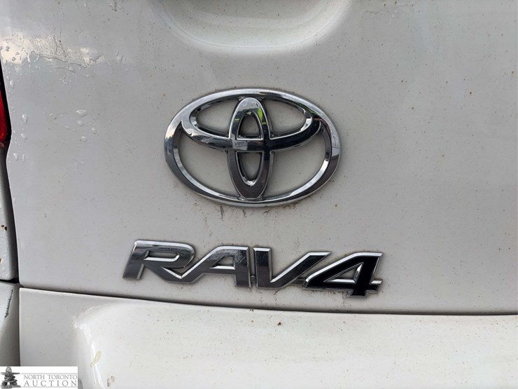 2011-toyota-rav4-image-54