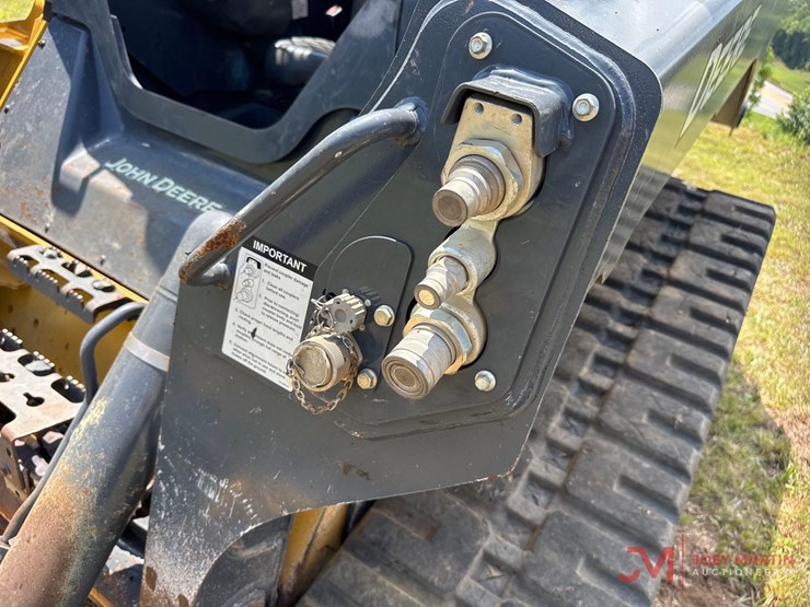 2024-deere-331g-image-10