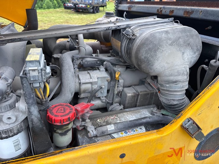 2018-jcb-940-image-23