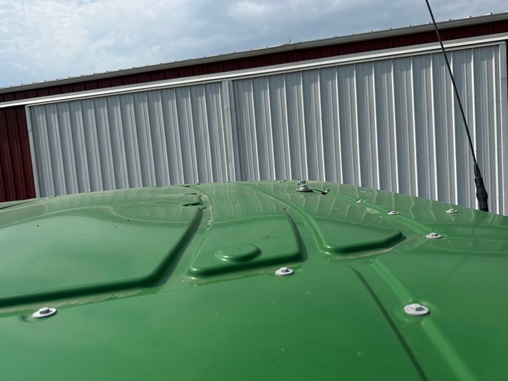 2013-john-deere-8235r-image-83