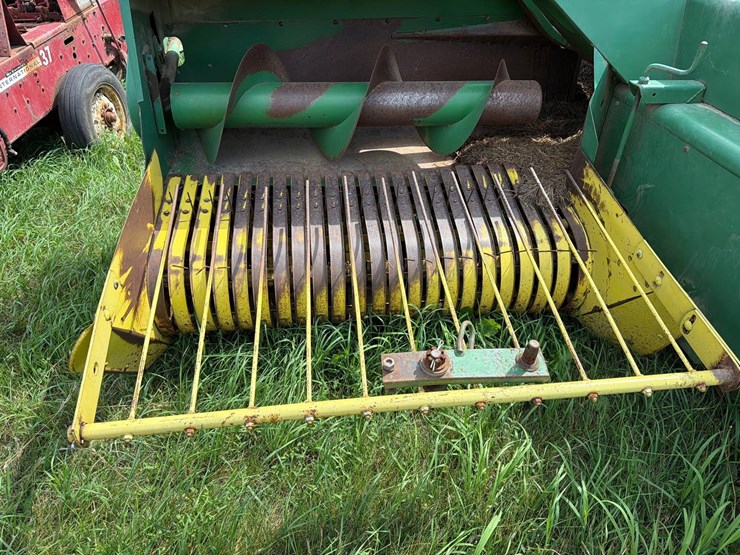 john-deere-327-image-8
