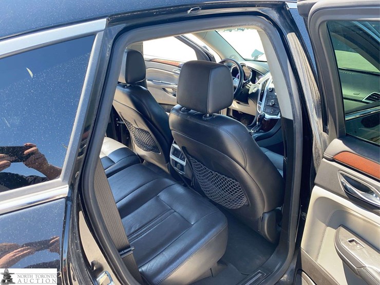 cadillac-srx-image-18