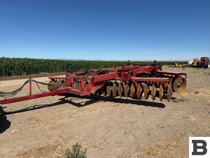 case-ih-770-image-37