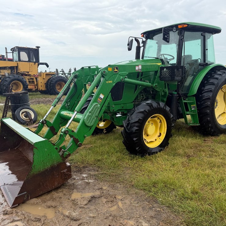 2015 JOHN DEERE 6115D
