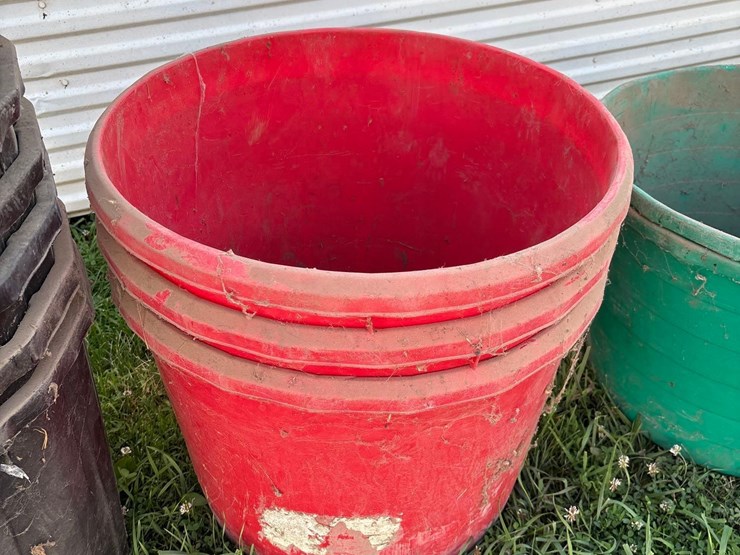 16---plastic-tubs-image-4